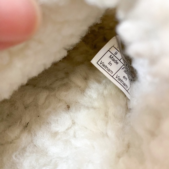 Ugg Fluffita White Slipper Sandal • Women’s Size 9 - Picture 10 of 11